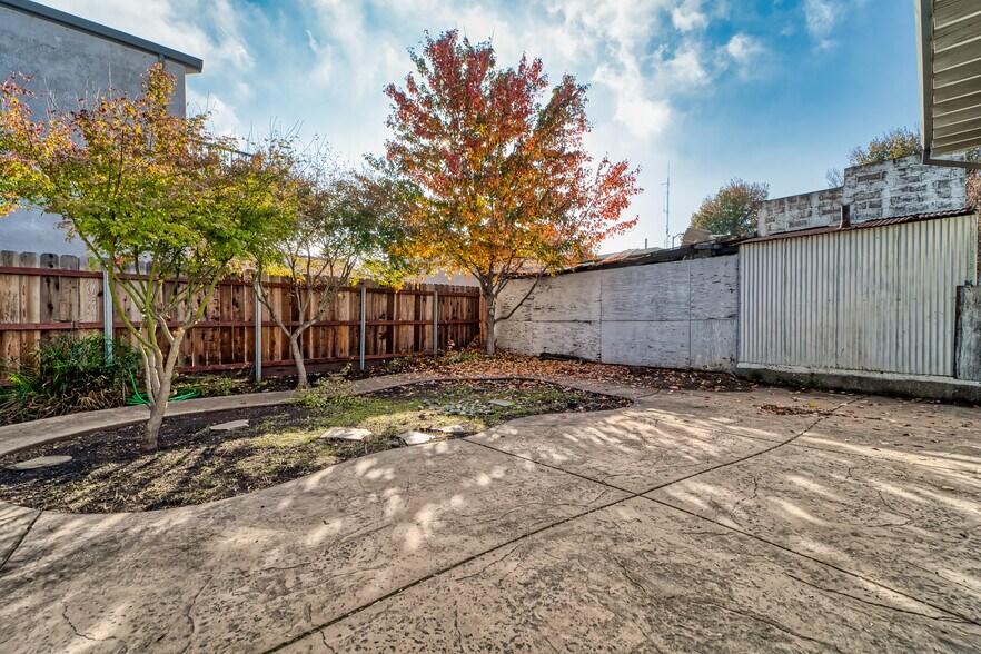 More Photos Of 124 6th St, Marysville Freestanding For Sale