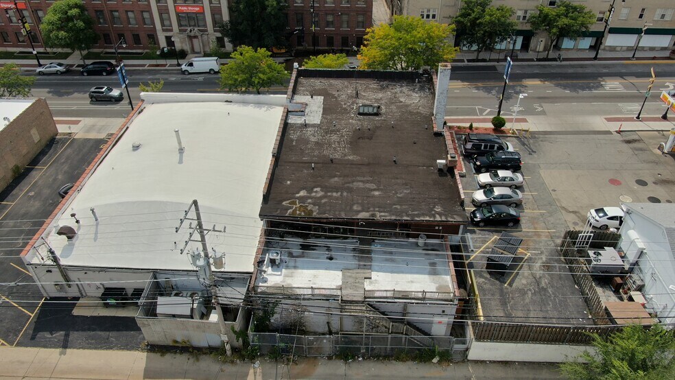 More Photos Of 819-821 Howard St, Evanston Office Residential For Sale