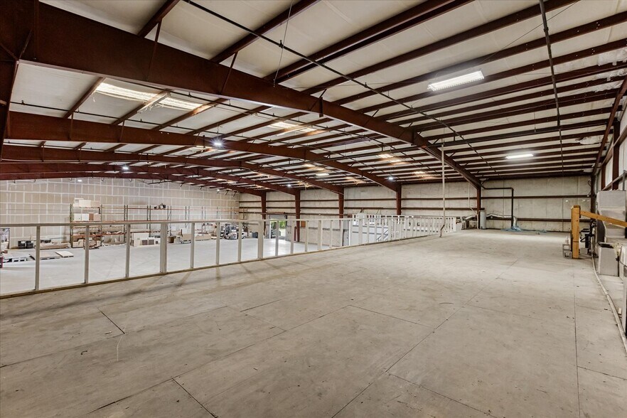 More Photos Of 3454 Aloma Ave, Winter Park Warehouse For Lease