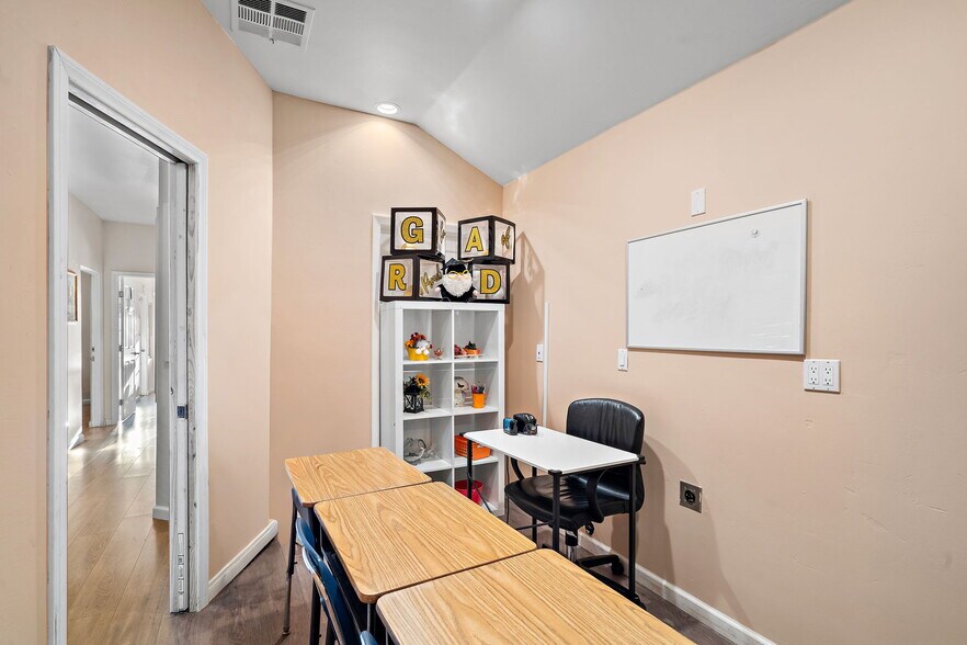 More Photos Of 23201 Orange Ave, Lake Forest Office For Sale