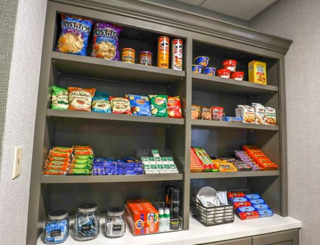 More Photos Of 4617 7th St, Bay City Hotel For Sale