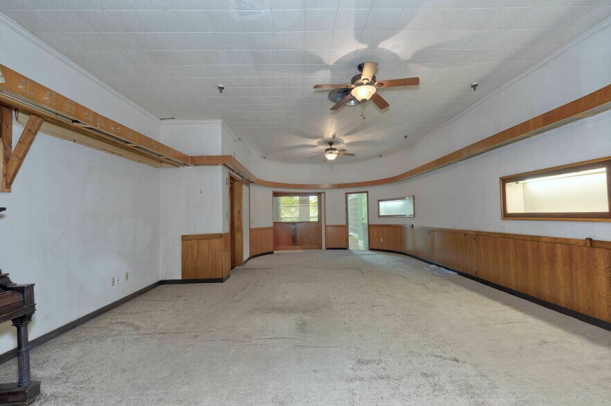 More Photos Of 1237 Broadway, Columbus Storefront For Sale