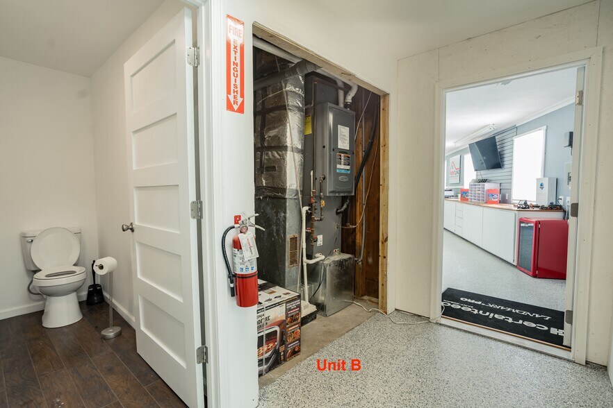 More Photos Of 8758 IN-9, Pendleton Light Manufacturing For Sale