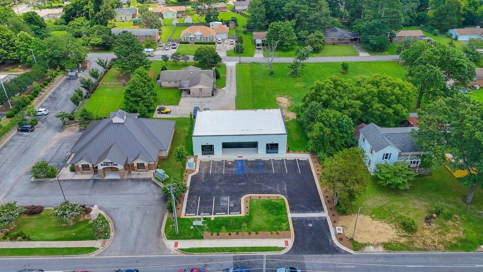 More Photos Of 269 Hughes Rd, Madison Office For Lease