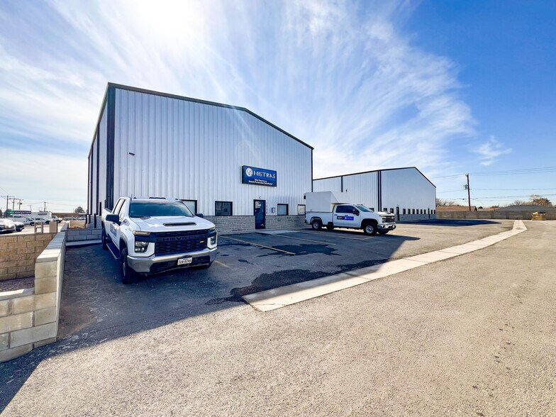 More Photos Of 1208 S Midland Dr, Midland Unknown For Lease