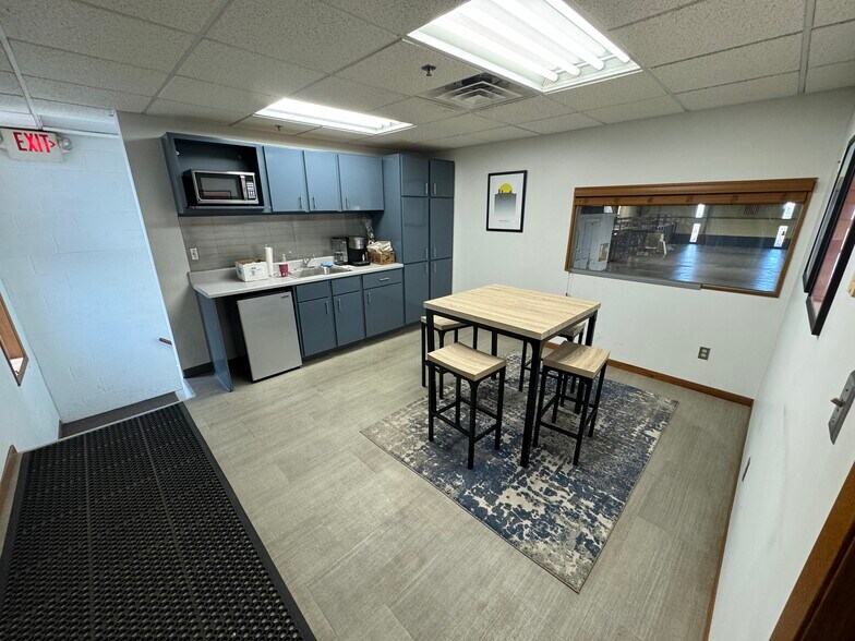 More Photos Of 4515 Patterson Dr SE, Grand Rapids Distribution For Sale