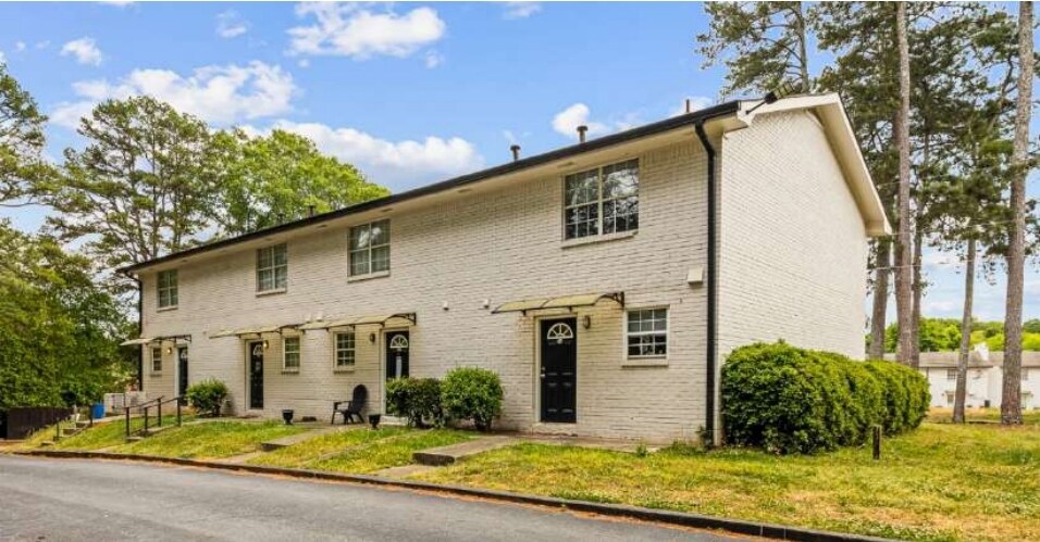 More Photos Of 7234 Tara Blvd, Jonesboro Apartments For Sale
