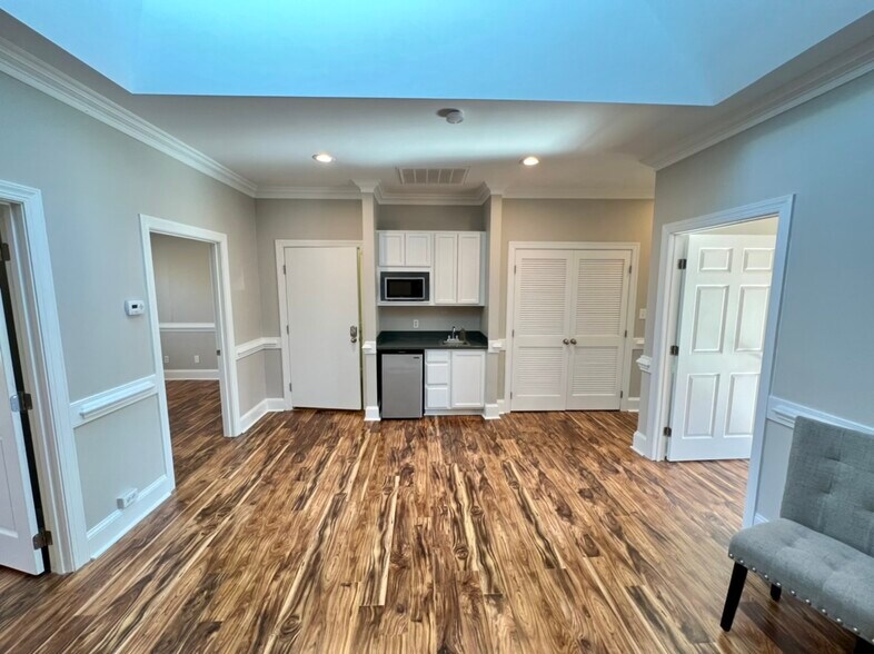 More Photos Of 172-182 Mine Lake Ct, Raleigh Office For Sale