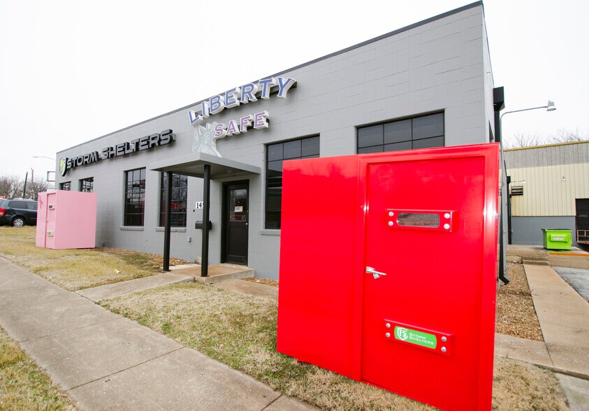 More Photos Of 1452 N National Ave, Springfield Warehouse For Sale