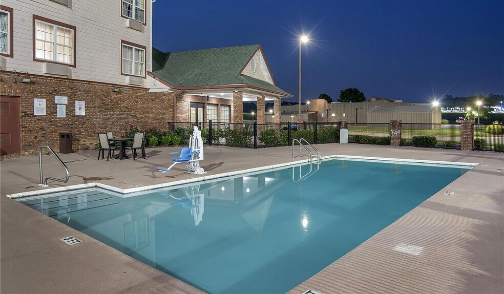 More Photos Of 5041 Academy Ln, Bessemer Hotel For Sale