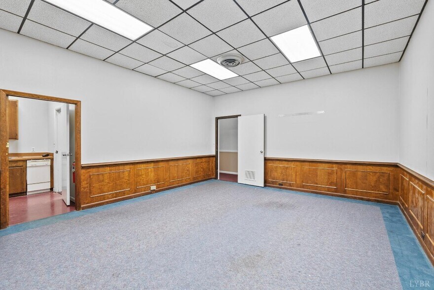 More Photos Of 19 Wadsworth St, Lynchburg Storefront Retail Office For Sale