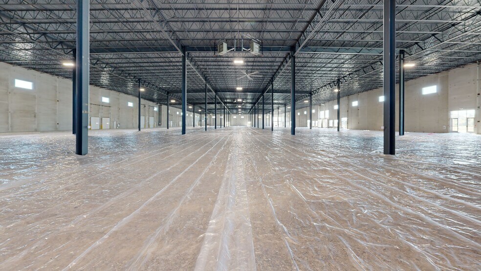 Primary Photo Of N53W25374 Highlands Court, Sussex Distribution For Lease