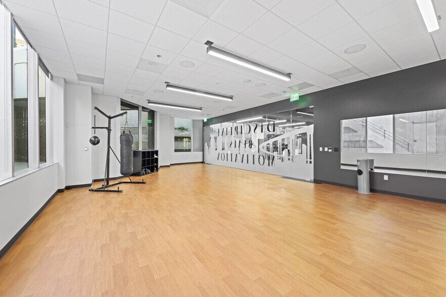 More Photos Of 401 W A St, San Diego Office For Lease