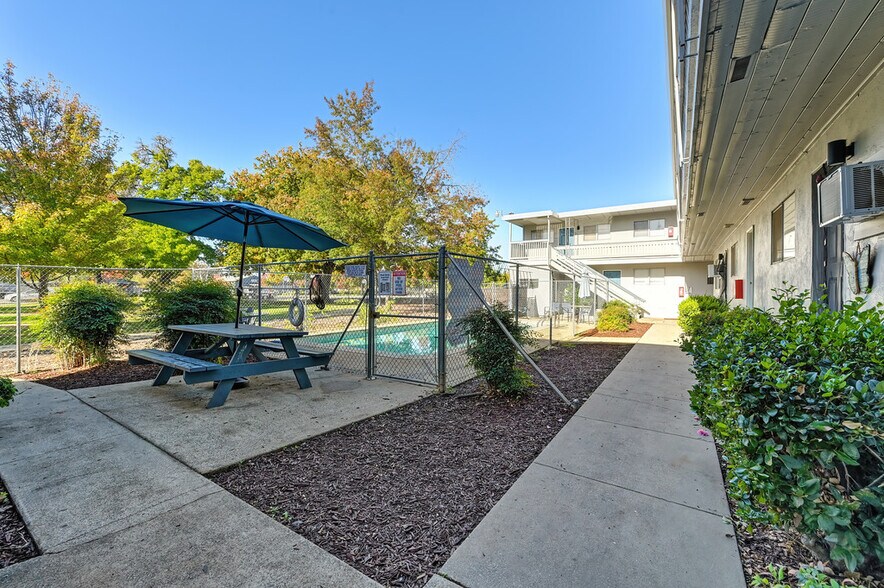 More Photos Of 1776 Daryl Porter Way, Oroville Apartments For Sale