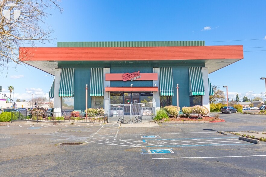 More Photos Of 1249 Howe Ave, Sacramento Restaurant For Sale