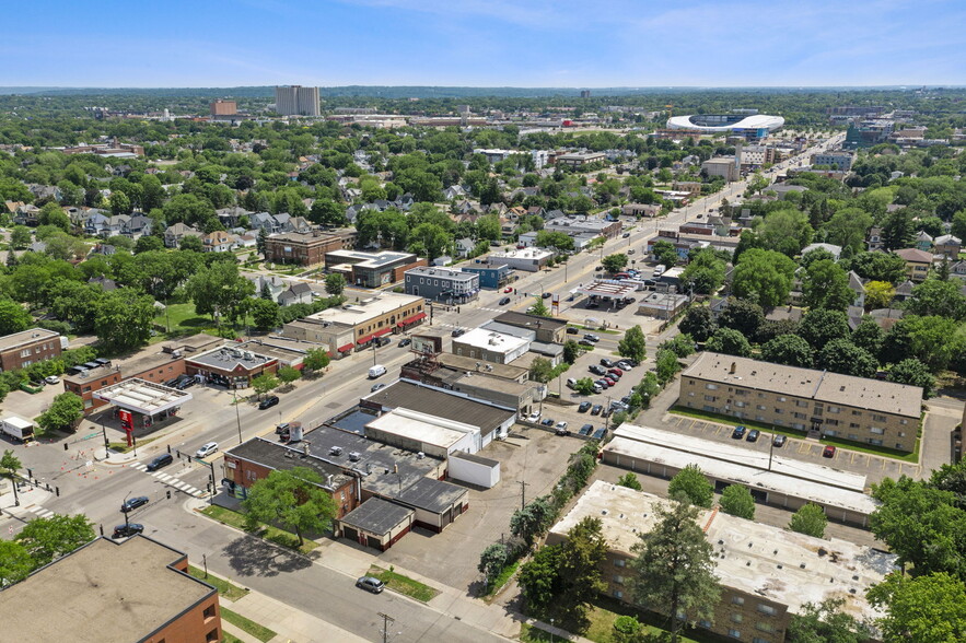 More Photos Of 755 N Snelling Ave N, Saint Paul Storefront For Lease