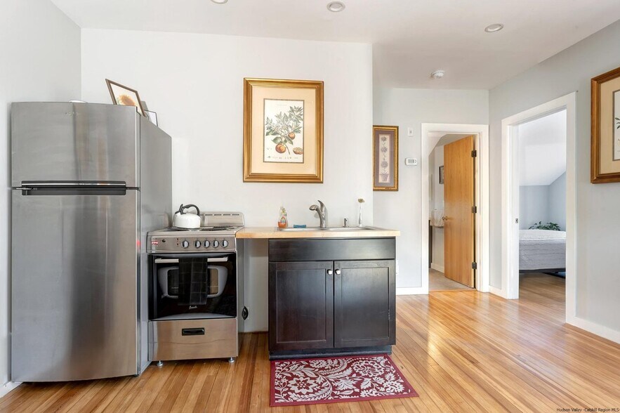 More Photos Of 17 Mill Hill Rd, Woodstock Restaurant For Sale