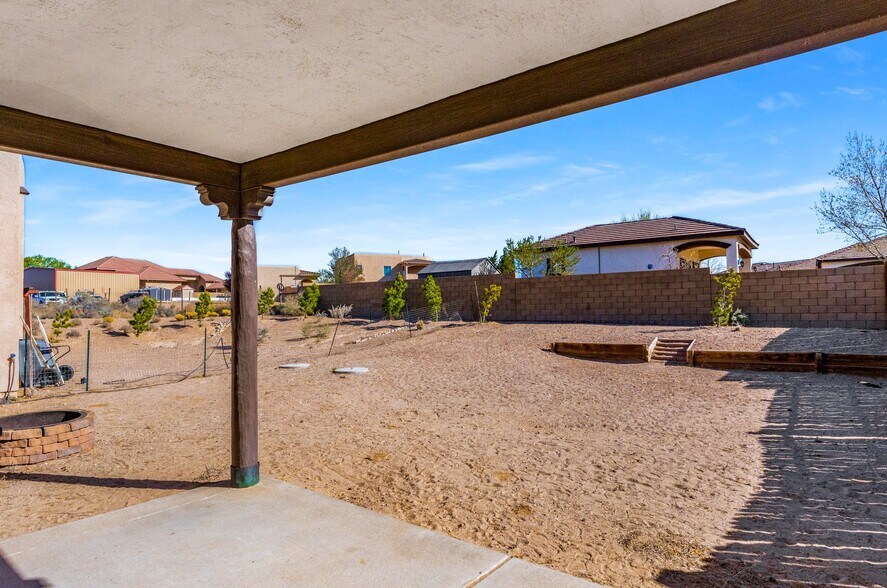 More Photos Of 200 Aldaba Cir NE, Rio Rancho Flex For Sale