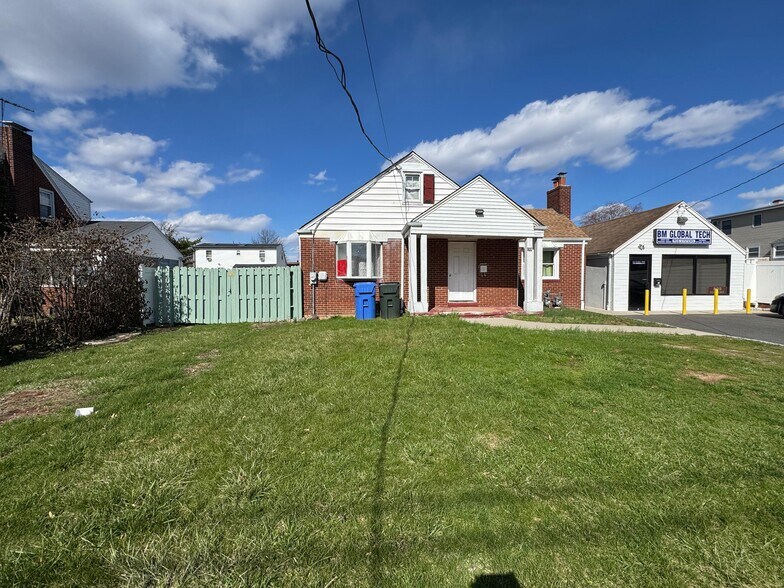 More Photos Of 800 Green St, Iselin Storefront Retail Residential For Sale