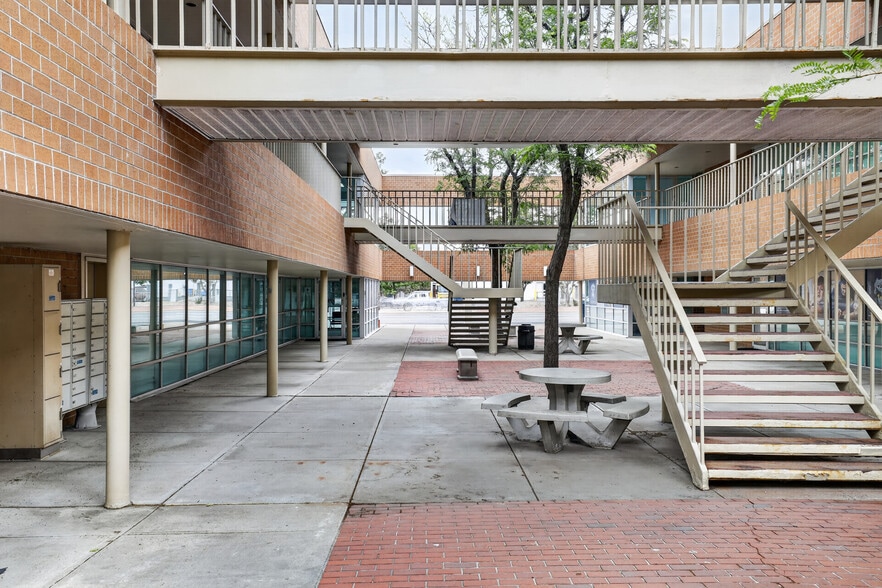 More Photos Of 441 Wadsworth Blvd, Lakewood Medical For Lease