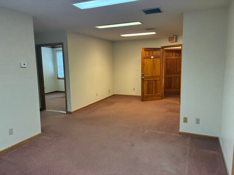 More Photos Of 8860 Main St, Buffalo Office For Lease