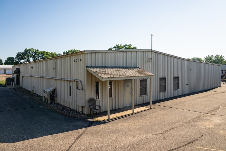 More Photos Of 5215 Gershwin Ave, Oakdale Light Distribution For Sale