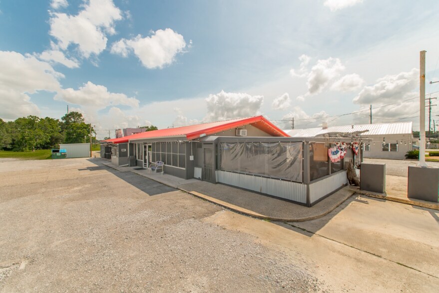 More Photos Of 7310 Highway 182 E, Morgan City General Retail For Sale