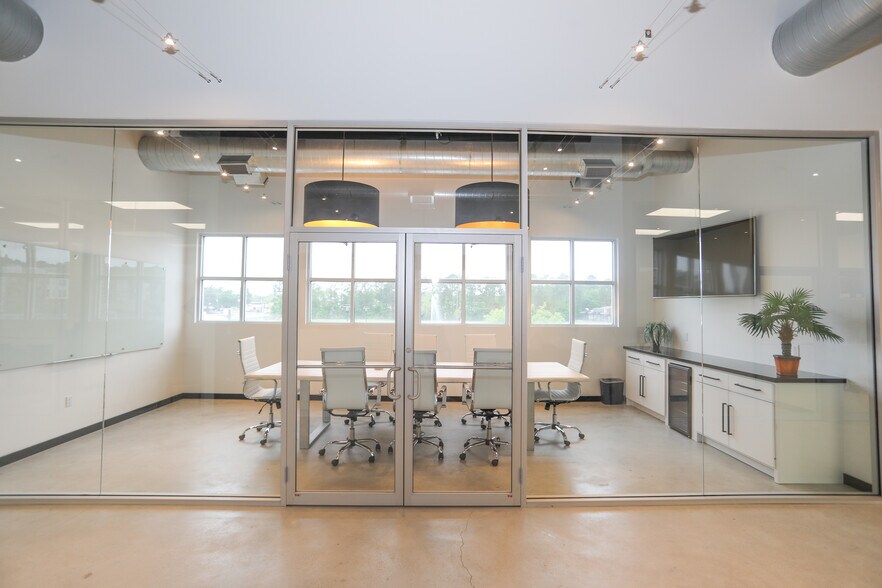 More Photos Of 525 Woodland Square Blvd, Conroe Coworking Space