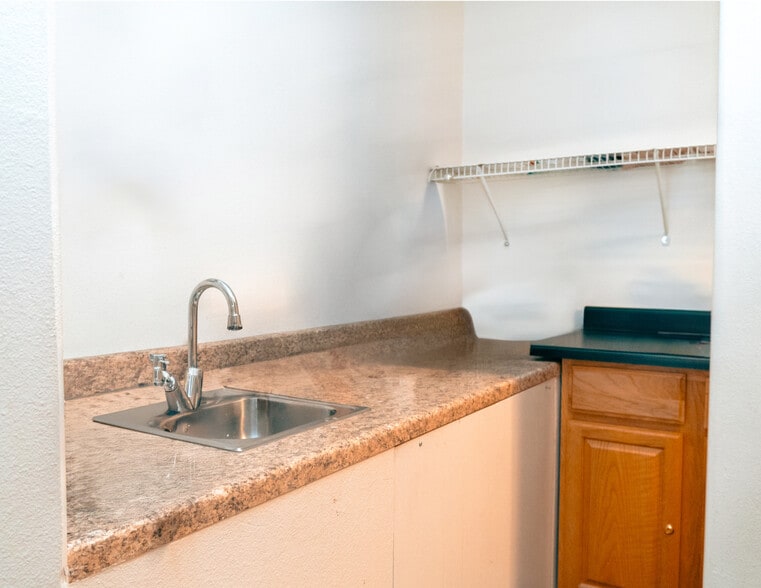 More Photos Of 4311 Sara Rd SE, Albuquerque Research And Development For Lease