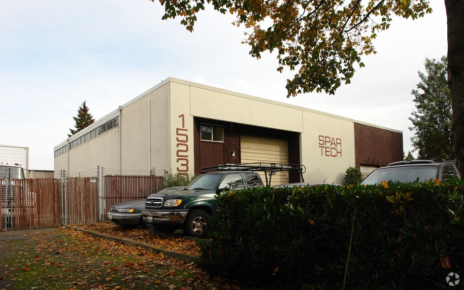 More Photos Of 15230 NE 92nd St, Redmond Industrial For Sale