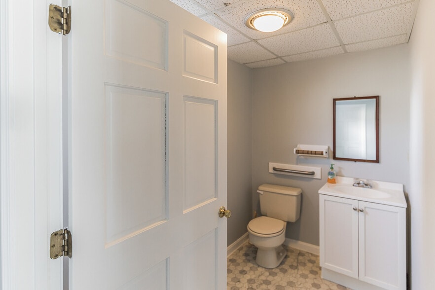 More Photos Of 34 Academy Hill Rd, Plainfield Office For Sale