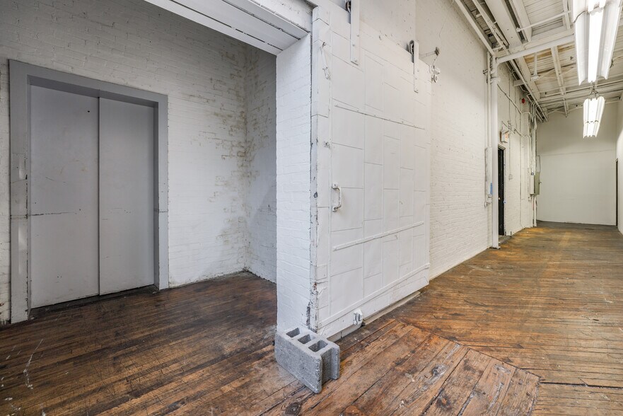 More Photos Of 560 55th St, West New York Manufacturing For Sale