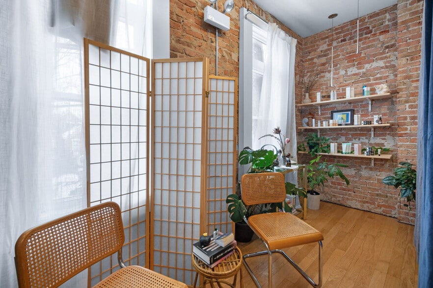 More Photos Of 965 W 18th St, Chicago Apartments For Sale