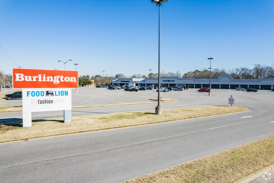 More Photos Of 880 S Military Hwy, Virginia Beach General Retail For Lease