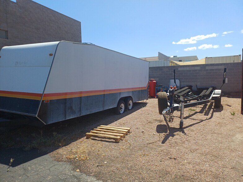 More Photos Of 1590 Foothill Dr, Boulder City Light Distribution For Sale