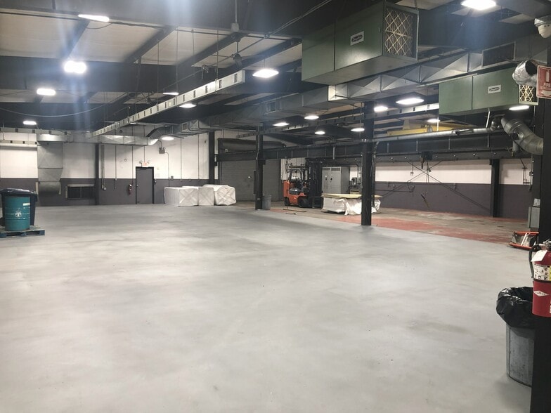 More Photos Of 1412 Ohio Ave, Lawrence Industrial For Sale
