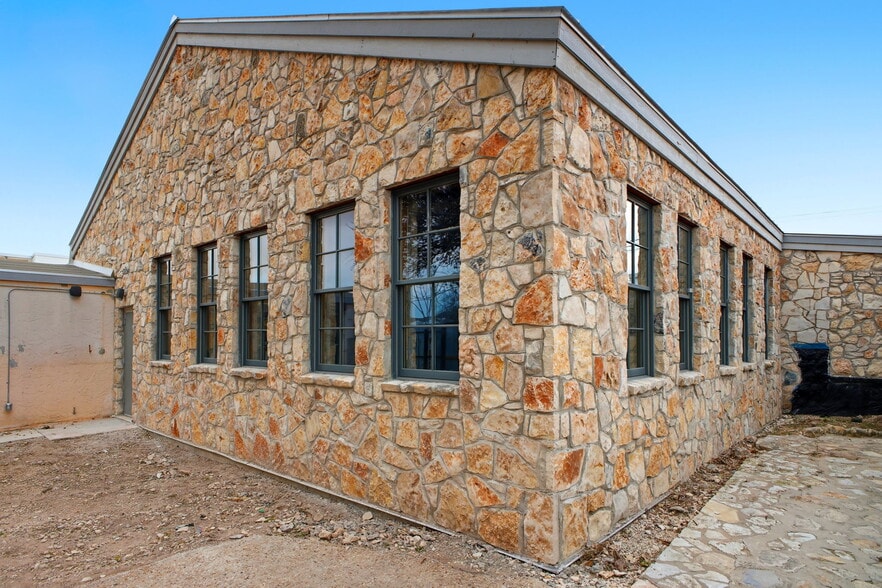 More Photos Of 24116 W IH-10, San Antonio Restaurant For Sale