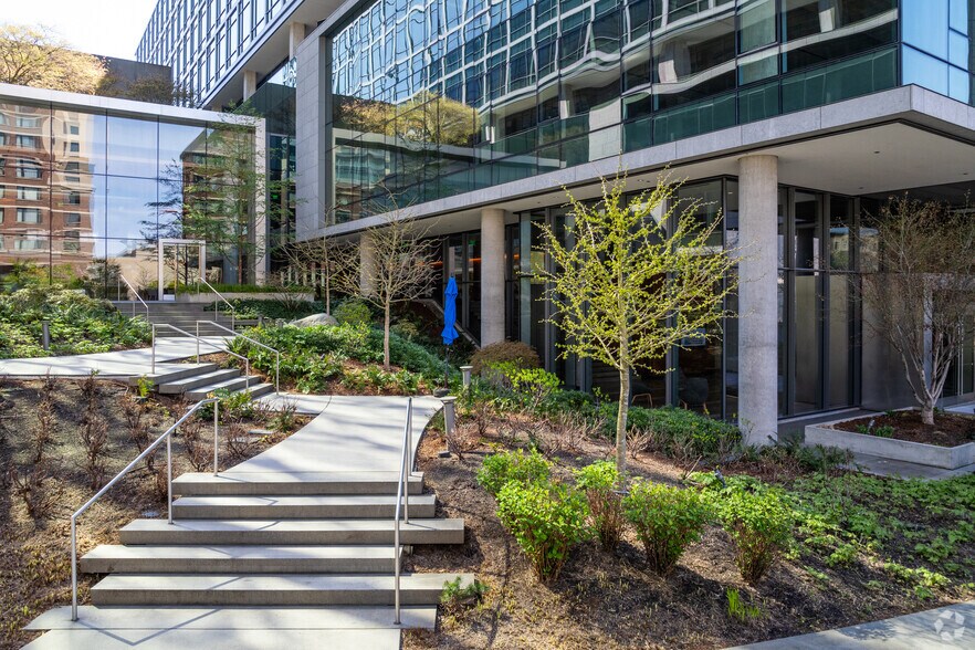 More Photos Of 1103 Lake Washington Blvd N, Renton Office For Sale