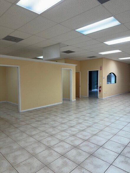 More Photos Of 3894 Mannix Dr, Naples Light Manufacturing For Sale