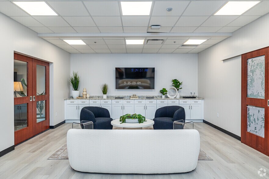 More Photos Of 3800 Park East Dr, Beachwood Apartments For Lease