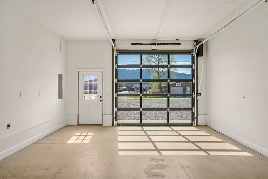 More Photos Of 267 Washington St, Monument Office Residential For Sale