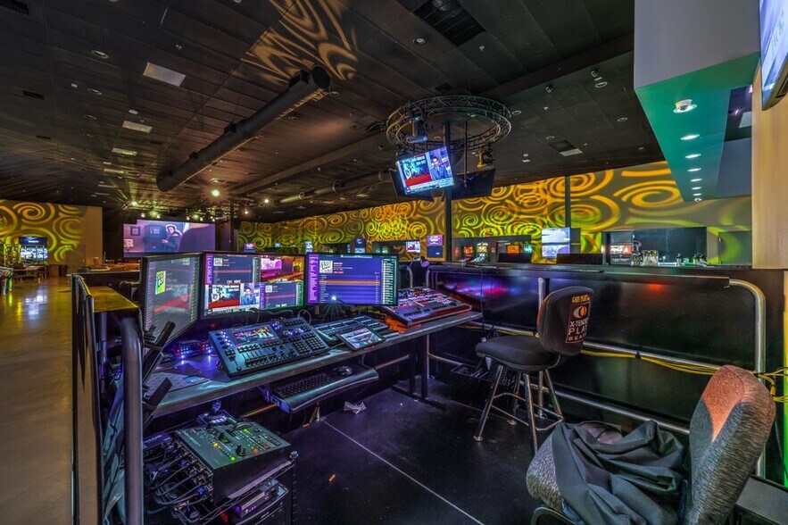 More Photos Of 5321 Cameron St, Las Vegas General Retail For Lease