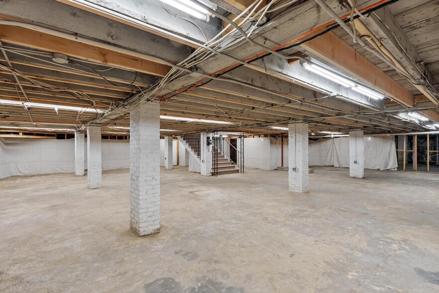More Photos Of 91 Central St, Leominster Freestanding For Lease