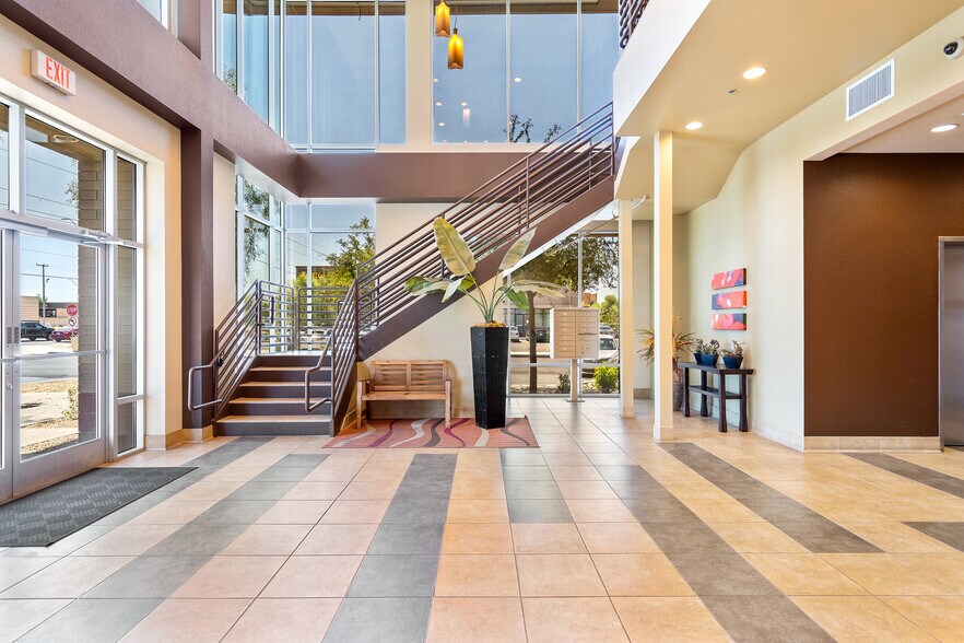 More Photos Of 1930 W Pinnacle Peak Rd, Phoenix Unknown For Lease