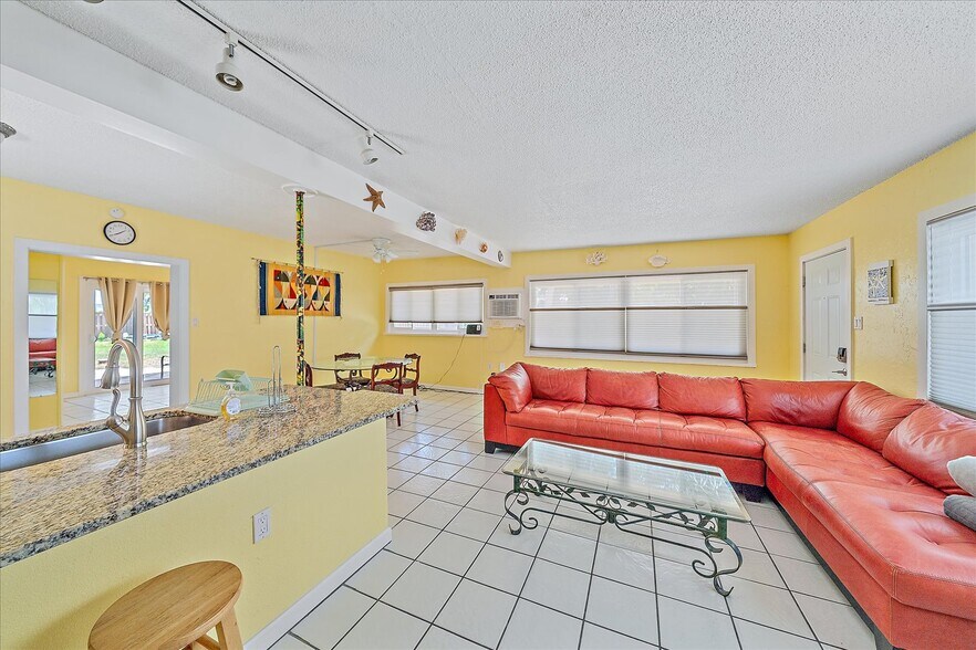 More Photos Of 4859 Commonwealth Dr, Siesta Key Apartments For Sale