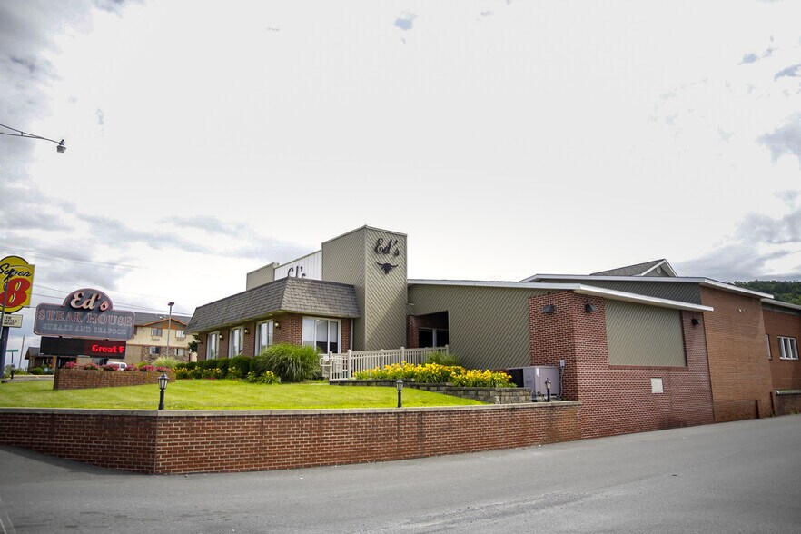 More Photos Of 4476 Business 220, Bedford Restaurant For Sale