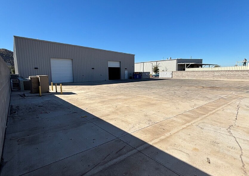 More Photos Of 1710 E Robin Ln, Phoenix Warehouse For Sale