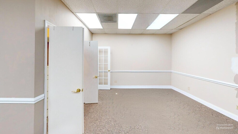 More Photos Of 4949 Albemarle Rd, Charlotte Office For Lease
