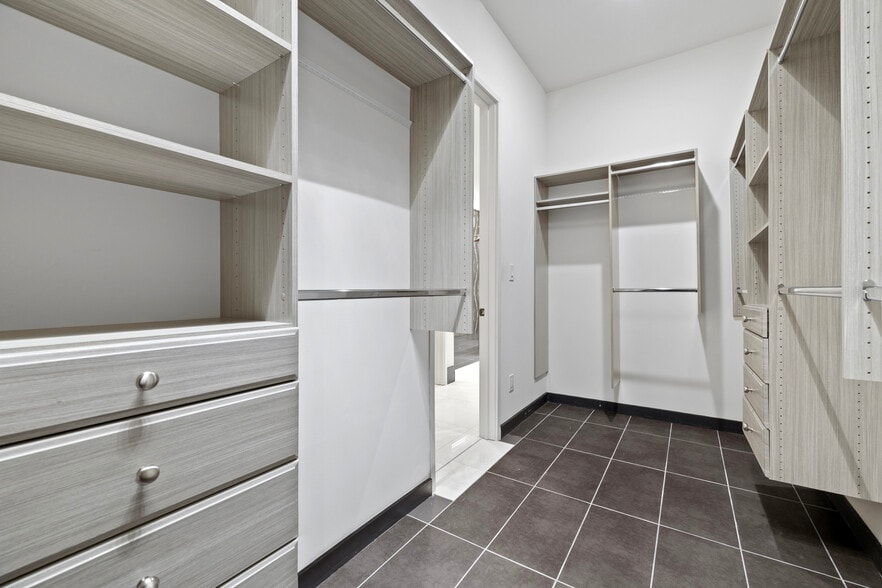 More Photos Of 2401 Greenglade Rd NE, Atlanta Specialty For Sale