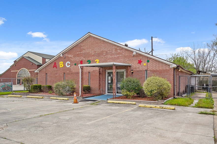 More Photos Of 3711 W Orem Dr, Houston Religious Facility For Sale